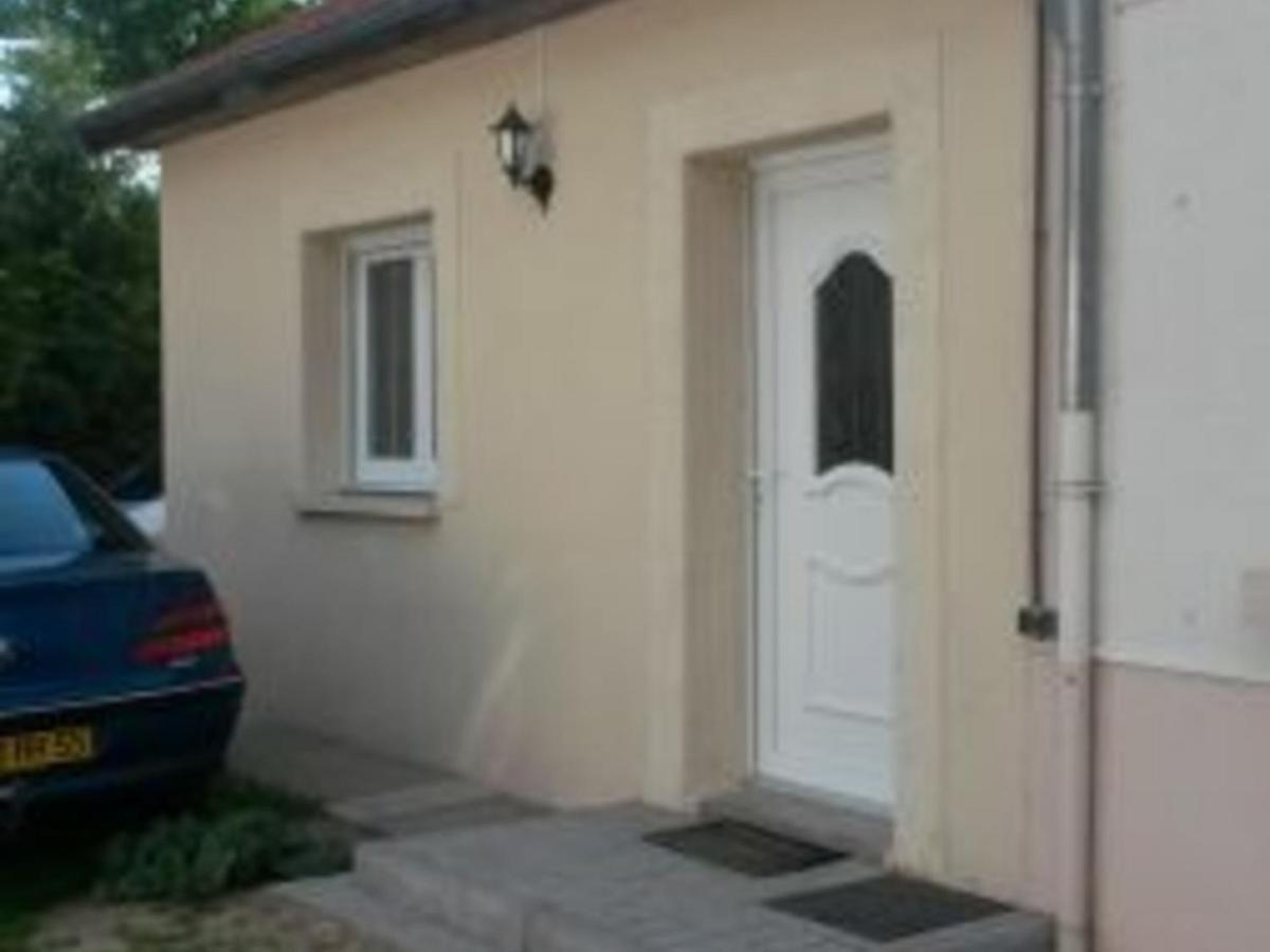 Charmant Gite A Etain, Tout Inclus, Proche Verdun Avec Terrasse Et Parking - Fr-1-585-3 Exterior photo